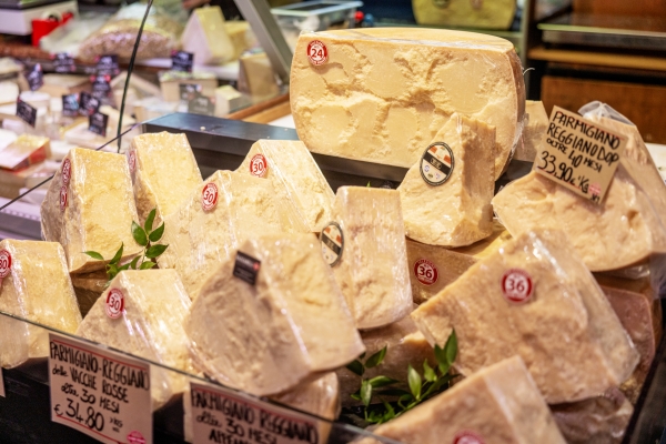 Quanto Parmigiano mangiare al giorno, porzioni, proteine e calorie