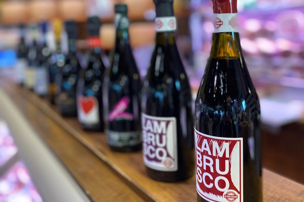 Sweet or dry Lambrusco: how to choose the right one