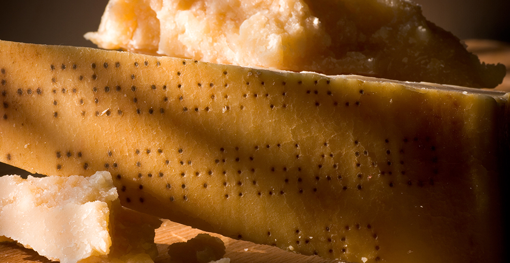 How to recognize Parmigiano Reggiano